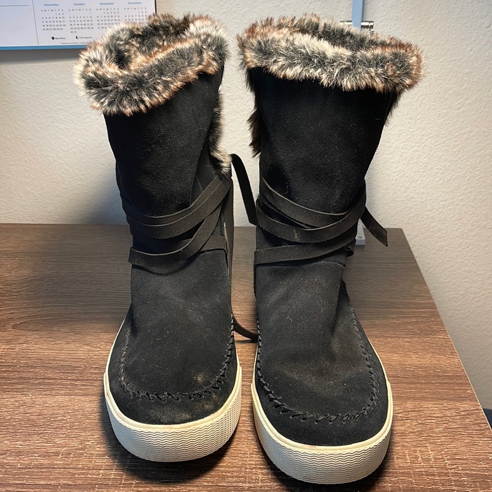 Toms Fur lined boots size 12